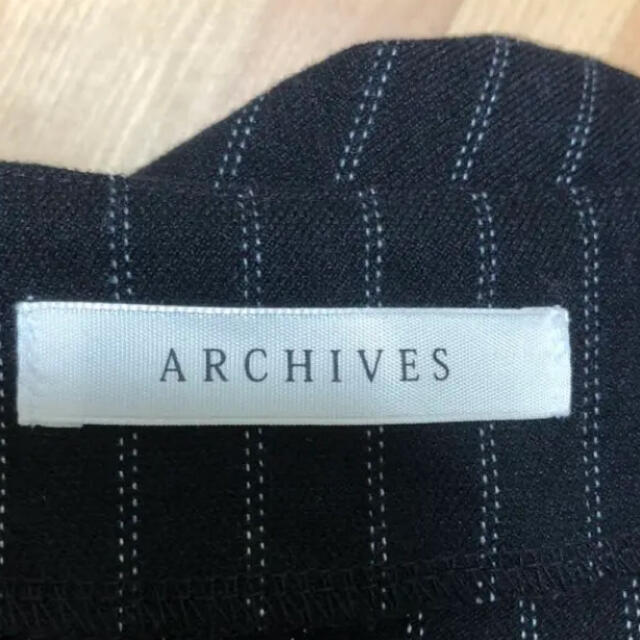 archives(アルシーヴ)の美品です！ARCHIVES ノースリーブひざ丈ワンピース  秋冬素材 レディースのワンピース(ひざ丈ワンピース)の商品写真