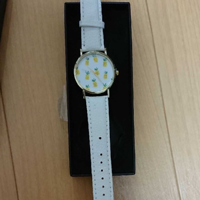 腕時計  パイナップルパターン  ホワイト レディースのファッション小物(腕時計)の商品写真