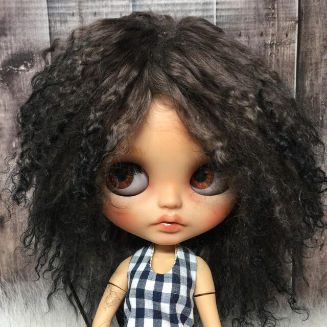 blythe_w-133ダークブラウントップモカチベットラムフルスキンウィッグ