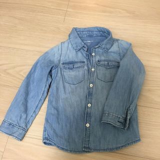 ベビーギャップ(babyGAP)のbaby GAP ブルーデニムシャツ105(ブラウス)