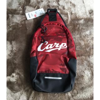 デサント(DESCENTE)の【DESCENTE】carp ショルダーボディバック(記念品/関連グッズ)