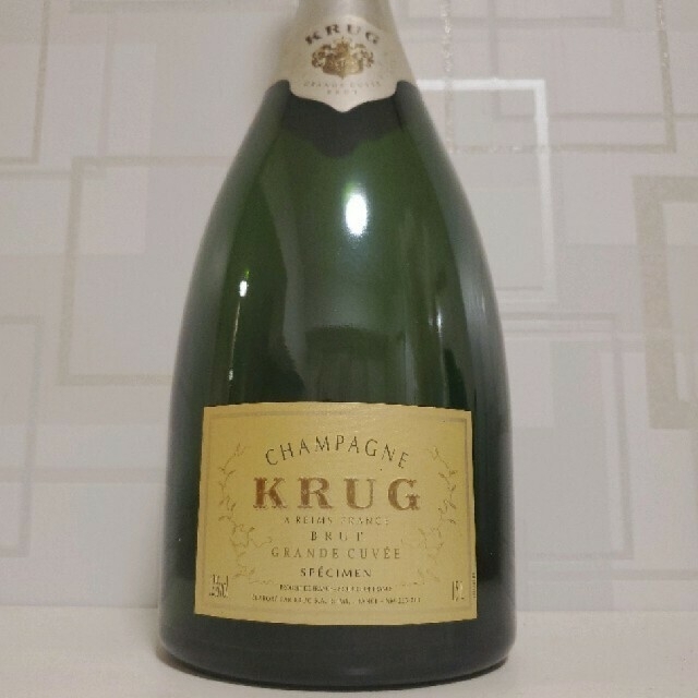 Krug(クリュッグ)の【非売品】クリュッグ ダミーボトル 食品/飲料/酒の酒(シャンパン/スパークリングワイン)の商品写真