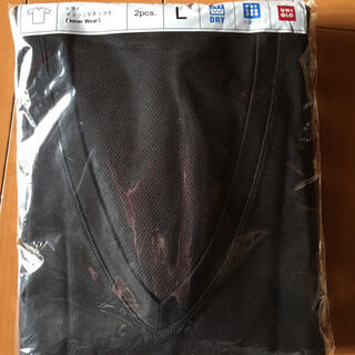 ユニクロ　vネック　半袖　黒　インナー(Tシャツ/カットソー(半袖/袖なし))