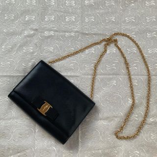 フェラガモ(Ferragamo)の今週末限定お値下げ　フェラガモ  ヴァラ  ミニバッグ(ショルダーバッグ)