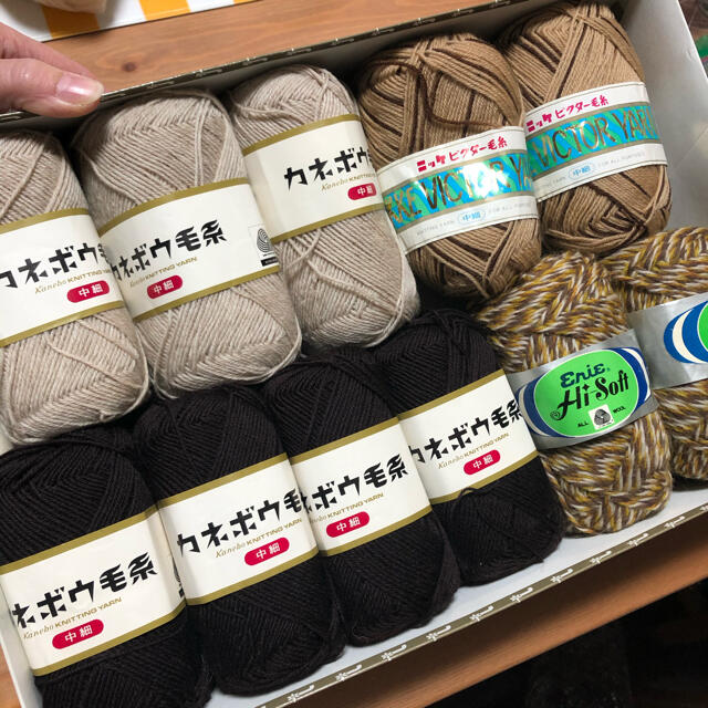 詰め合わせ　毛糸　ハンドメイド　編み物　マフラー　セット　福袋 ハンドメイドの素材/材料(生地/糸)の商品写真