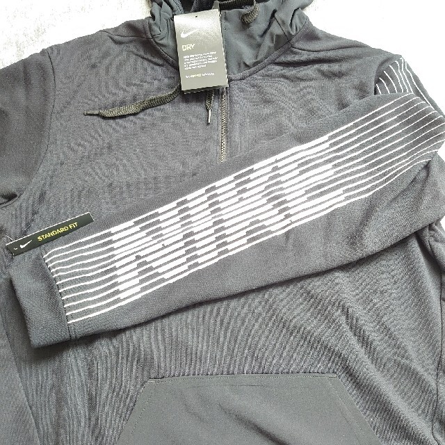 新品 ナイキ　NIKE DRI-FIT パーカー  サイズ M