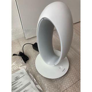 パナソニック(Panasonic)のパナソニック　LED スタンド　照明　SQ-LE530-W(テーブルスタンド)