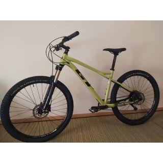 ジーティーバイシクルズ(GT Bicycles)のGT アバランチェエリート27.5　マウンテンバイク(自転車本体)