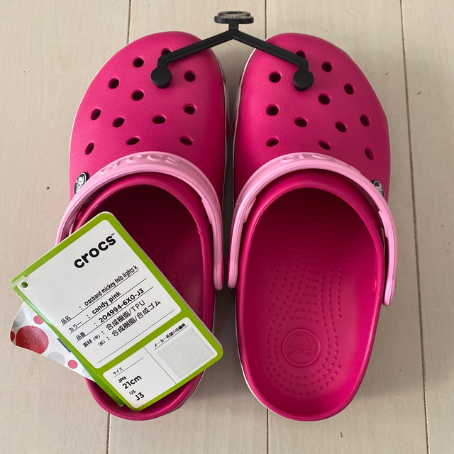 crocs(クロックス)のクロックス キッズ/ベビー/マタニティのキッズ靴/シューズ(15cm~)(サンダル)の商品写真