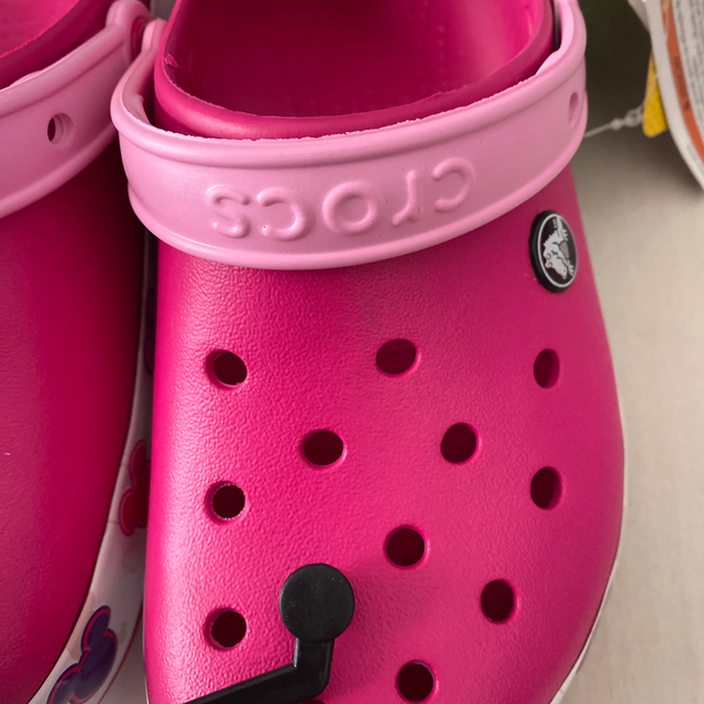 crocs(クロックス)のクロックス キッズ/ベビー/マタニティのキッズ靴/シューズ(15cm~)(サンダル)の商品写真