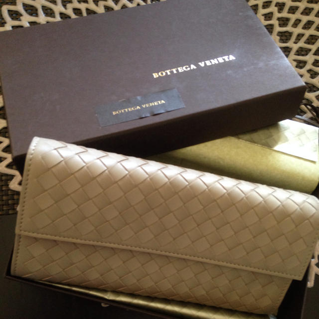 Bottega Veneta(ボッテガヴェネタ)の新品✴︎BOTTEGA VENETA財布 レディースのファッション小物(財布)の商品写真