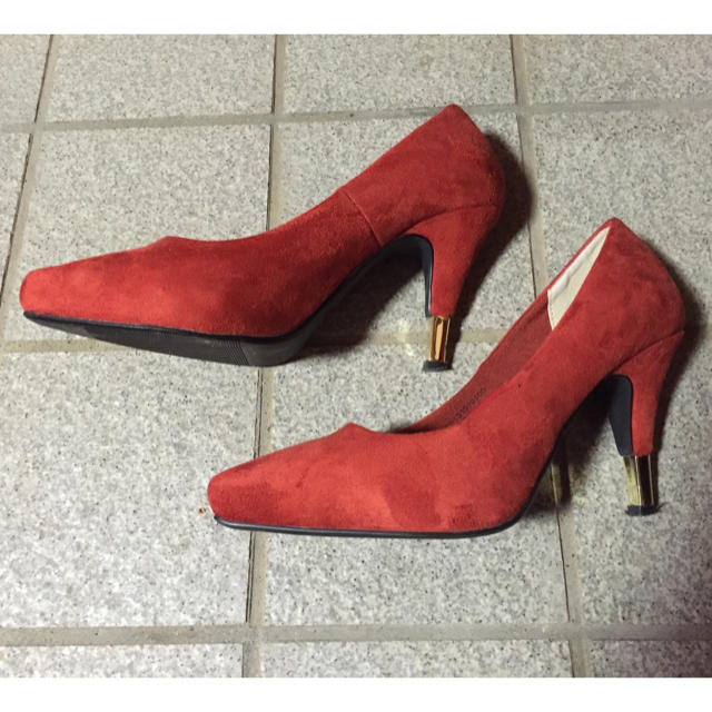 CAPRICIEUX LE'MAGE(カプリシューレマージュ)の赤スエードパンプス♡ レディースの靴/シューズ(ハイヒール/パンプス)の商品写真
