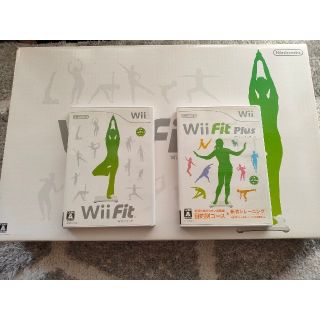 ウィー(Wii)のWii フィット ソフト２本 と バランスボードのセット(家庭用ゲーム機本体)