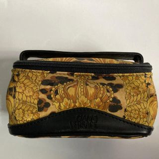 ヴェルサーチ(Gianni Versace) ポーチ(レディース)の通販 19点