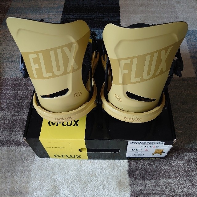 FLUX(フラックス)の19-20 FLUX DS サンド Lサイズ　 スポーツ/アウトドアのスノーボード(バインディング)の商品写真