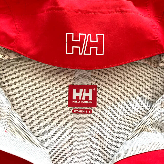 HELLY HANSEN(ヘリーハンセン)のY'shop様専用です‼️ヘリーハンセン　　ウインドブレーカー レディースのジャケット/アウター(ナイロンジャケット)の商品写真