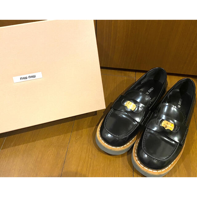 【美品】miumiu コインローファー靴/シューズ