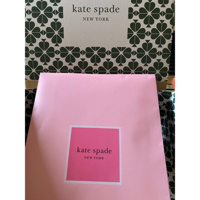 kate spade new york(ケイトスペードニューヨーク)の⭐︎Kate spadeハンカチ⭐︎ホワイト、ブラック レディースのファッション小物(ハンカチ)の商品写真