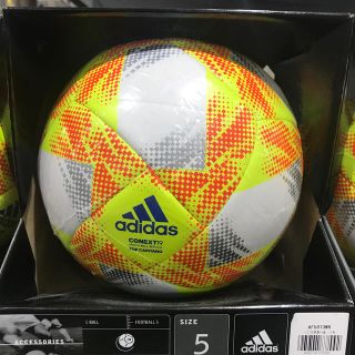 アディダス(adidas)の【アディダス コネクト19 トップキャピタノ サッカーボール 5号球(ボール)