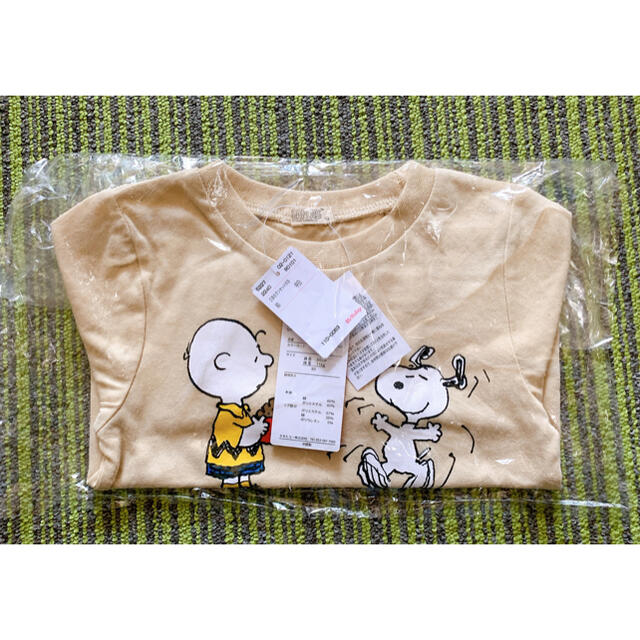 SNOOPY(スヌーピー)の【新品未使用】SNOOPY柄の長袖シャツ 80サイズ キッズ/ベビー/マタニティのベビー服(~85cm)(Ｔシャツ)の商品写真