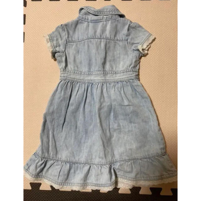 OshKosh(オシュコシュ)のデニムワンピース ジャンパースカート 90 キッズ/ベビー/マタニティのキッズ服女の子用(90cm~)(ワンピース)の商品写真