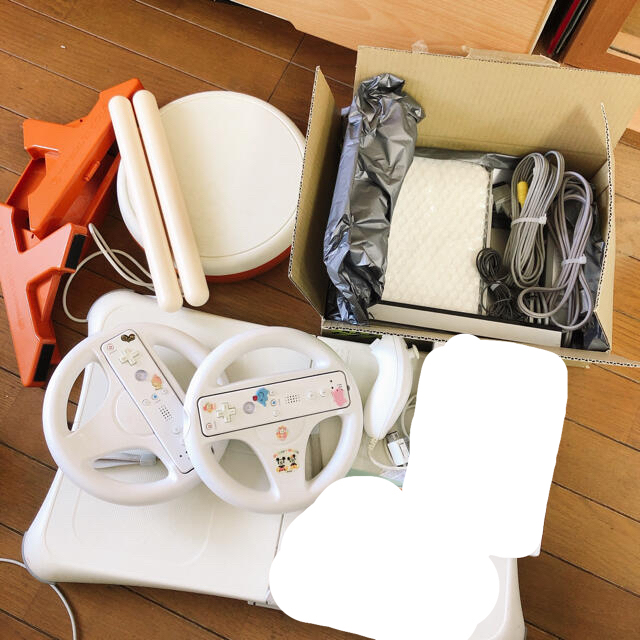 Wii(ウィー)のWiiセット 太鼓の達人 Wiiフィット エンタメ/ホビーのゲームソフト/ゲーム機本体(家庭用ゲーム機本体)の商品写真