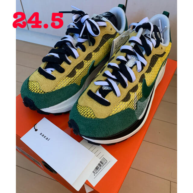 NIKE(ナイキ)の SACAI × NIKE VAPOR WAFFLE TOUR YELLOW メンズの靴/シューズ(スニーカー)の商品写真