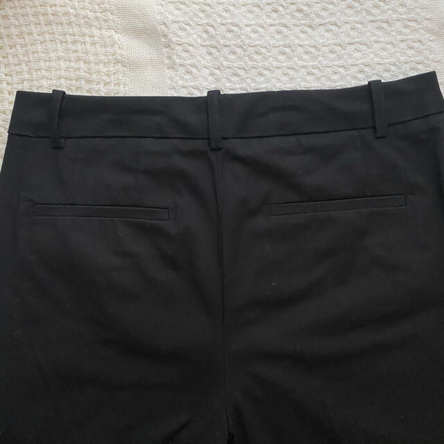 UNIQLO(ユニクロ)のUNIQLO black slacks レディースのパンツ(カジュアルパンツ)の商品写真