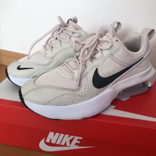 新品 24㎝ ナイキ NIKE　ウイメンズ　エアマックス ヴェローナ　ベージュ