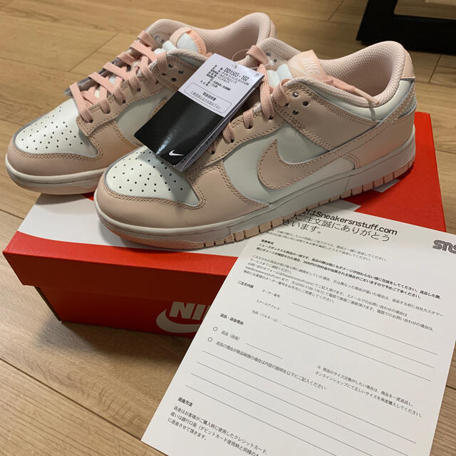 NIKE(ナイキ)のnike Dunk low orange pearl 24.5cm レディースの靴/シューズ(スニーカー)の商品写真