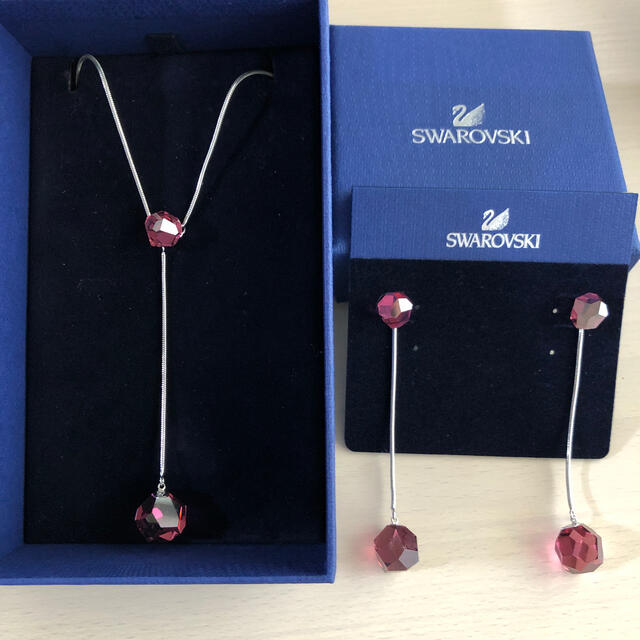 SWAROVSKI ネックレス＆ピアス❣️