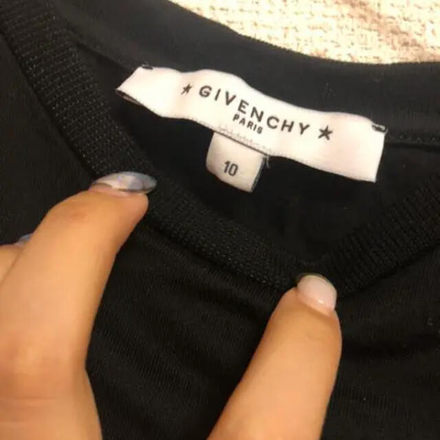 GIVENCHY tシャツ