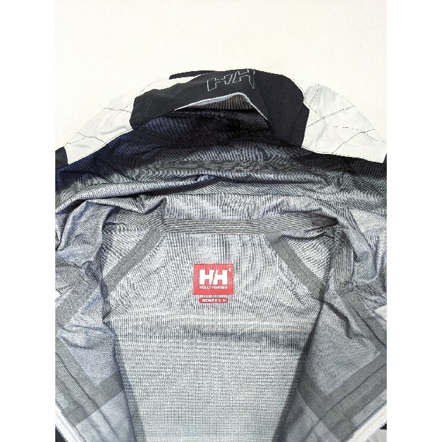 HELLY HANSEN(ヘリーハンセン)のヘリーハンセン レディース ボーダー防水マウンテンパーカー レディースのジャケット/アウター(ナイロンジャケット)の商品写真