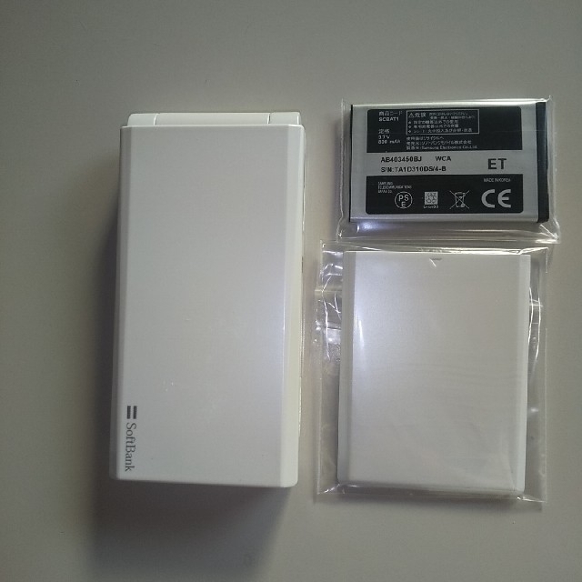 専用白黒2台、Softbank 740sc SIMロック解除済のサムネイル