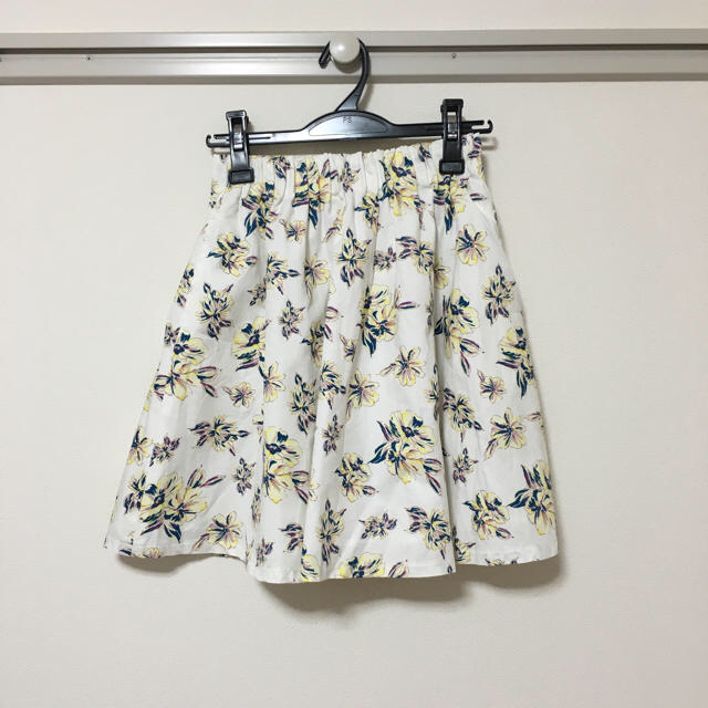 LOWRYS FARM(ローリーズファーム)の花柄スカート レディースのスカート(ひざ丈スカート)の商品写真