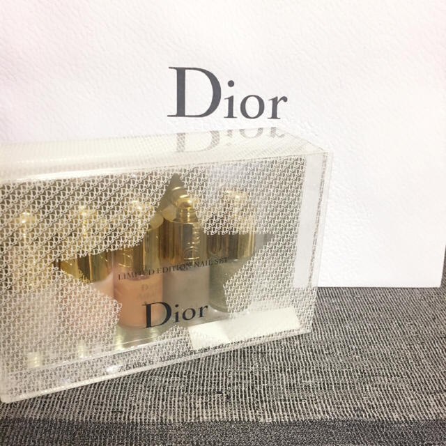 Christian Dior(クリスチャンディオール)のDior 限定 マニキュア box コスメ/美容のネイル(マニキュア)の商品写真