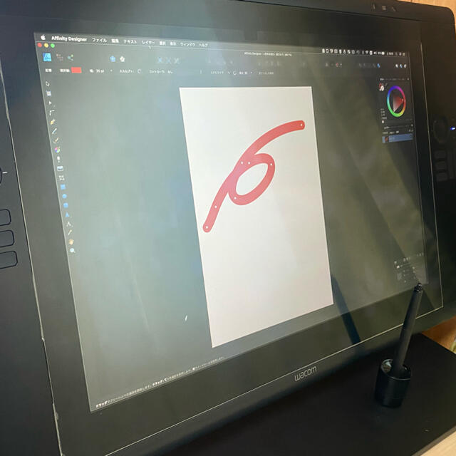 Wacom(ワコム)のCintiq 24HD DTK-2400/K0 [24.1インチ]  スマホ/家電/カメラのPC/タブレット(ディスプレイ)の商品写真