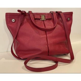 サルヴァトーレフェラガモ(Salvatore Ferragamo)のフェラガモ.ヴァラリボン.2way.バッグ.AU-21 E309.中古.美品(ハンドバッグ)