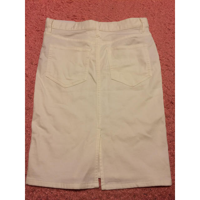 GU(ジーユー)のgu ホワイト スカート レディースのスカート(ひざ丈スカート)の商品写真