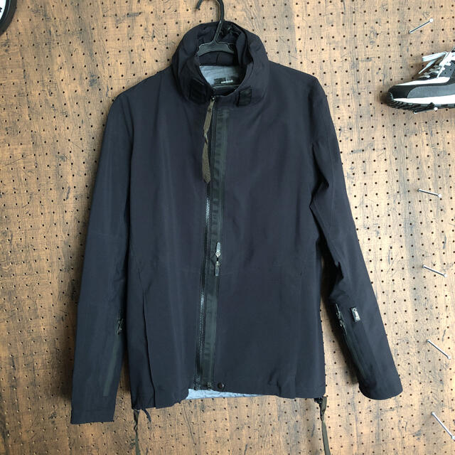 STONE ISLAND(ストーンアイランド)のark様専用 アクロニウム　j-47gt メンズのジャケット/アウター(マウンテンパーカー)の商品写真