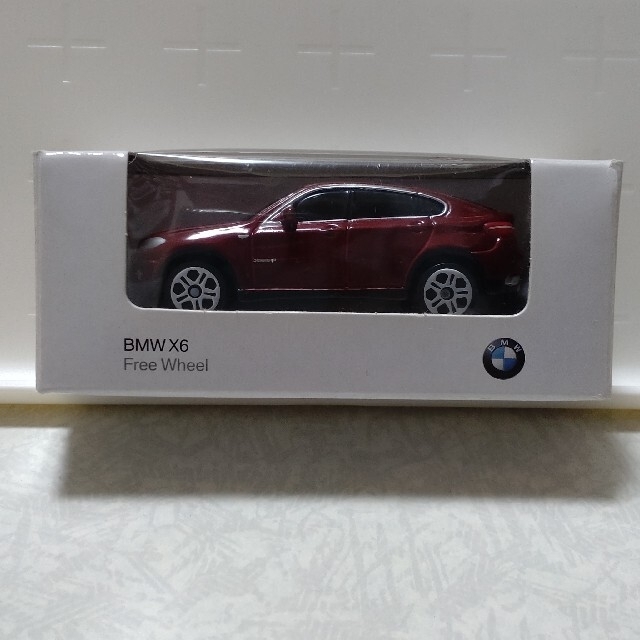 BMW(ビーエムダブリュー)のBMW X6　レッド  ミニカー　80452149157 純正 エンタメ/ホビーのおもちゃ/ぬいぐるみ(ミニカー)の商品写真