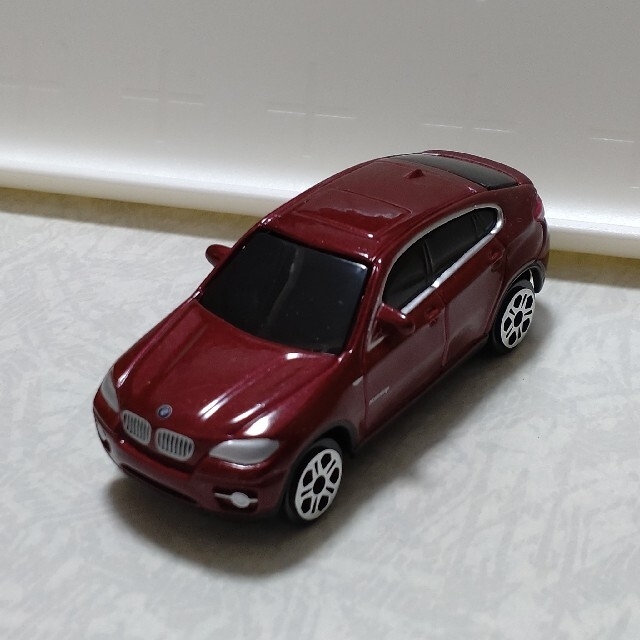 BMW(ビーエムダブリュー)のBMW X6　レッド  ミニカー　80452149157 純正 エンタメ/ホビーのおもちゃ/ぬいぐるみ(ミニカー)の商品写真