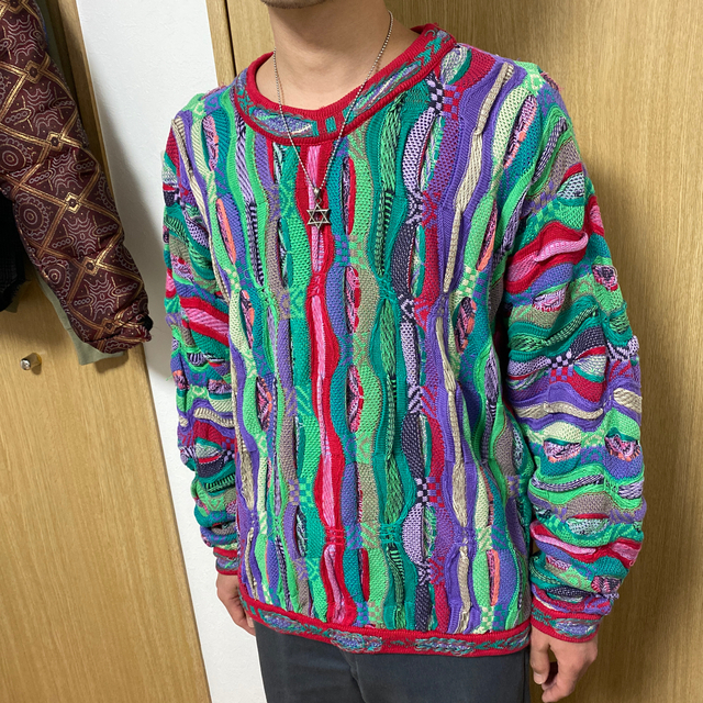 COOGI(クージー)の値下げ‼︎ クージー　coogi  3Dニット　クレイジーカラー　古着　下北沢 メンズのトップス(ニット/セーター)の商品写真