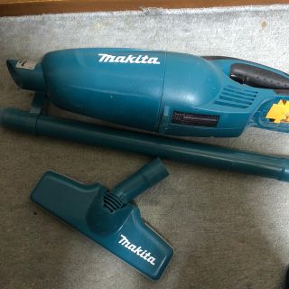 マキタ(Makita)のマキタ　掃除機　18V(掃除機)