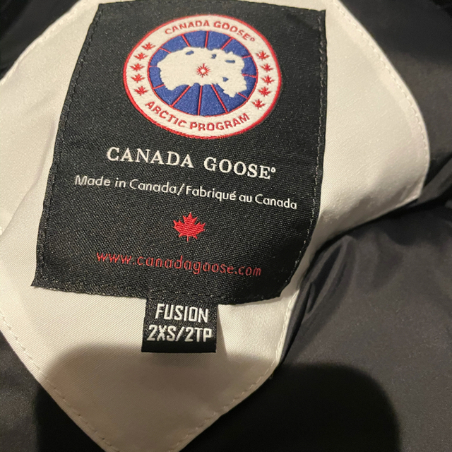 CANADA GOOSE(カナダグース)のカナダグース　ラブラドール レディースのジャケット/アウター(ダウンジャケット)の商品写真