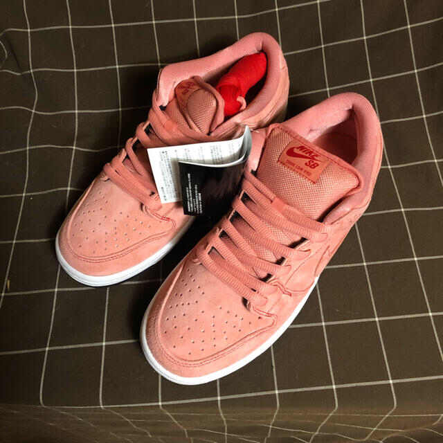 NIKE(ナイキ)のNIKE SB DUNK LOW PRO PRM PINK PIG 27.5 メンズの靴/シューズ(スニーカー)の商品写真