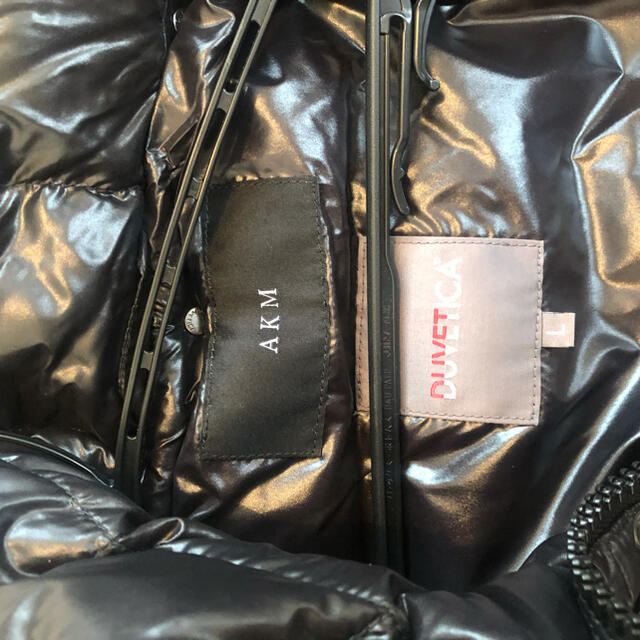 AKM(エイケイエム)のデュベティカ×AKM 新宿伊勢丹限定　スクエアステッチ　ダウンジャケット メンズのジャケット/アウター(ダウンジャケット)の商品写真