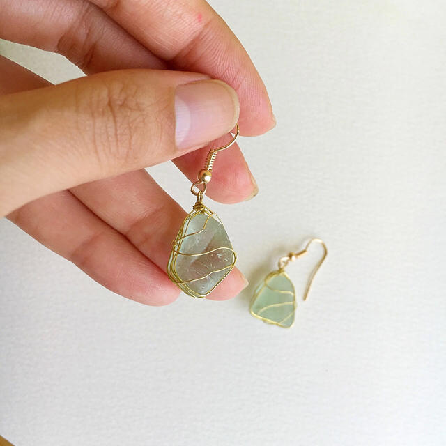 海の贈り物 シーグラス ピアス  フック ハンドメイドのアクセサリー(ピアス)の商品写真