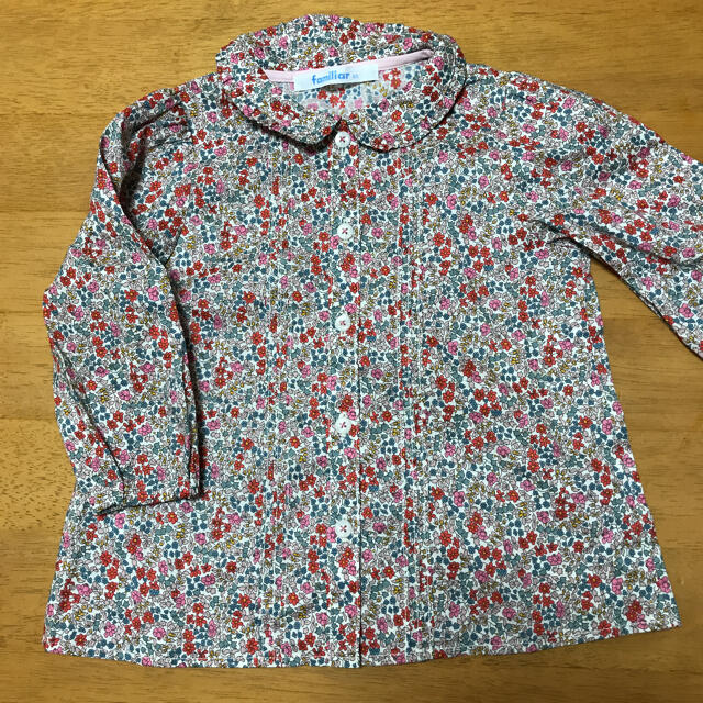 familiar(ファミリア)の美品　familiar リバティブラウス キッズ/ベビー/マタニティのベビー服(~85cm)(シャツ/カットソー)の商品写真