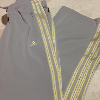 アディダス(adidas)のジャージ下(カジュアルパンツ)